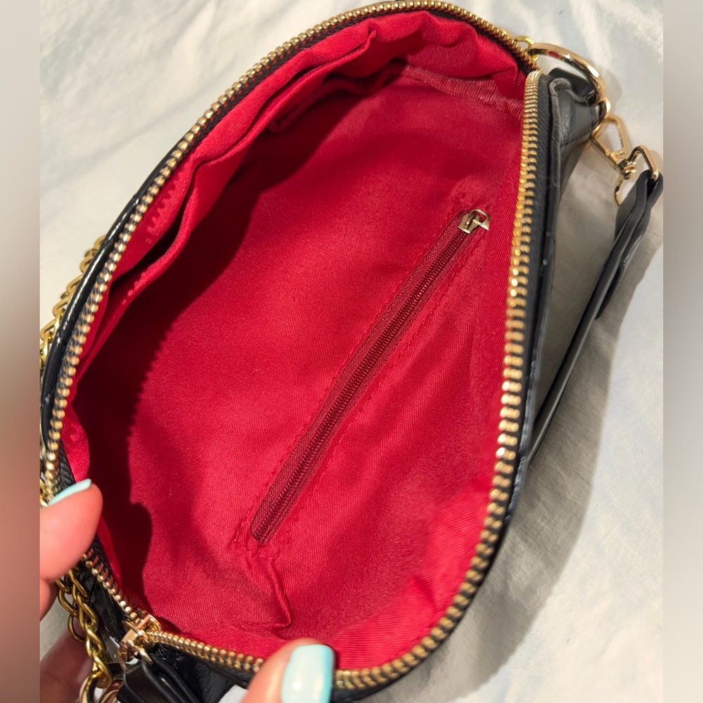 👑✅PRICE FIRM✅ Stylish Black Bum Shoulder Bag with Gold Brass Charms. NWOT - Picture 12 of 17